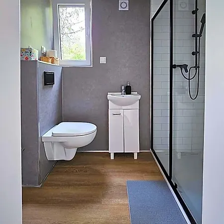 Hotel Kaszuby Tree House *